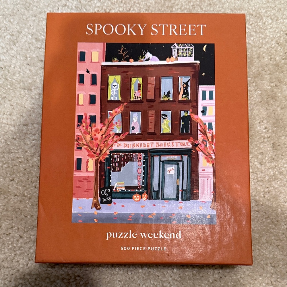 Spooky Street 500-Piece Puzzle Weekend Puzzle - Orange